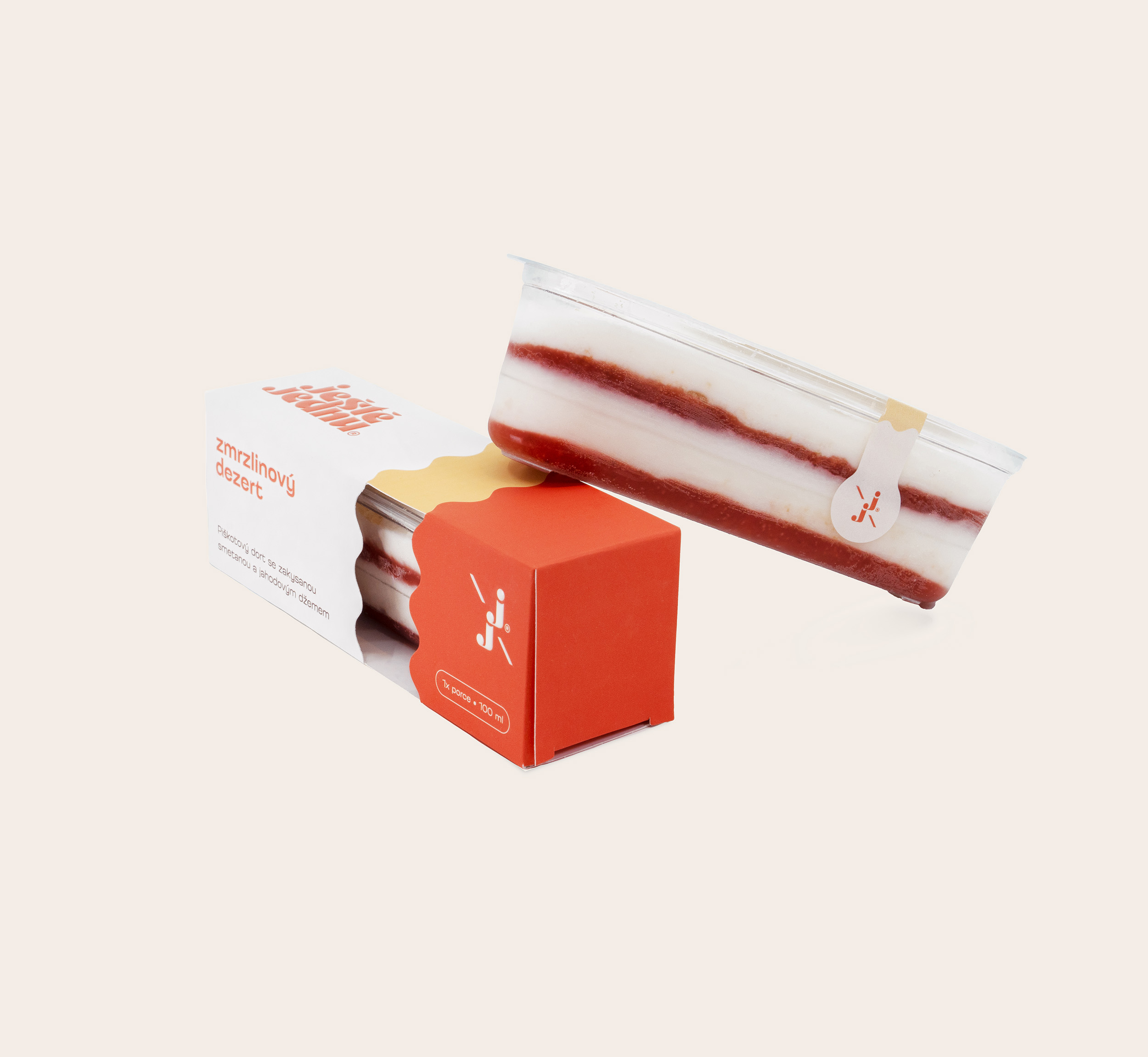 Piškotový dort, zakysaná smetana, jahodový džem